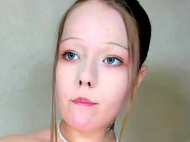 MelMooon live cam on BongaCams