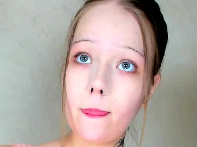 MelMooon live cam on BongaCams