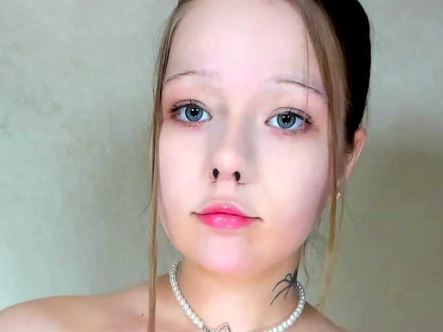 MelMooon live cam on BongaCams