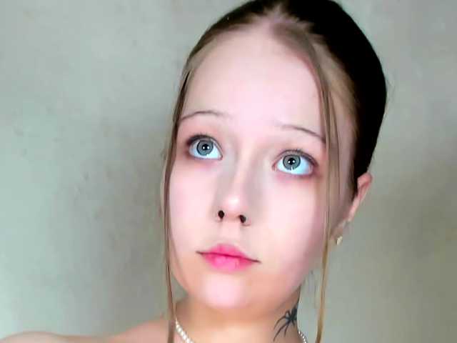 MelMooon live cam on BongaCams