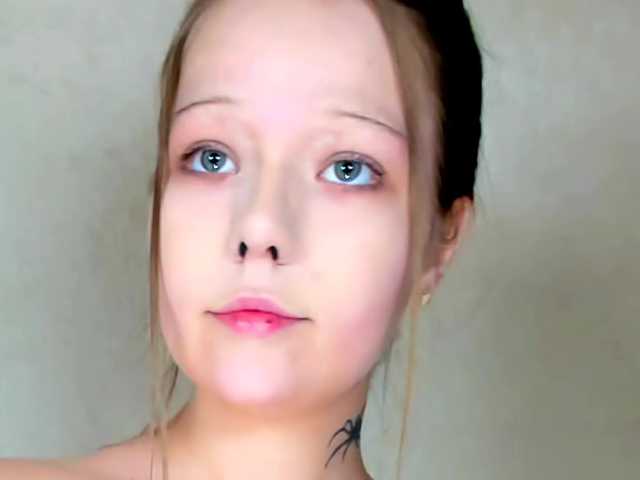 MelMooon live cam on BongaCams