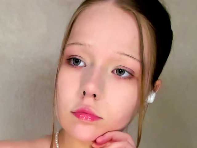 MelMooon live cam on BongaCams