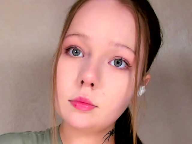 MelMooon live cam on BongaCams
