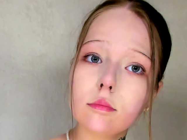MelMooon live cam on BongaCams