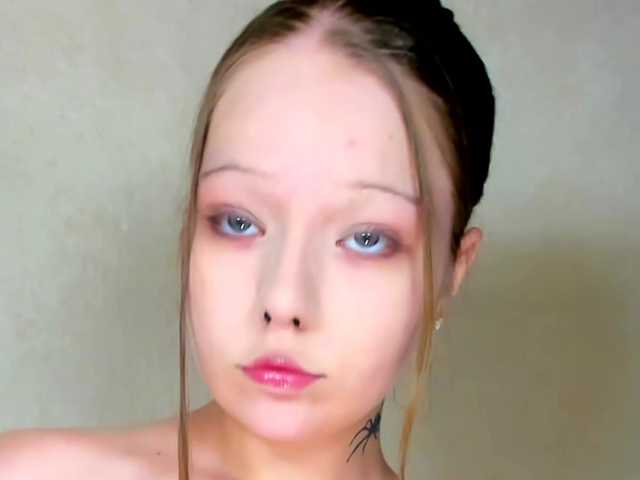 MelMooon live cam on BongaCams
