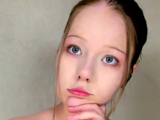 MelMooon live cam on BongaCams