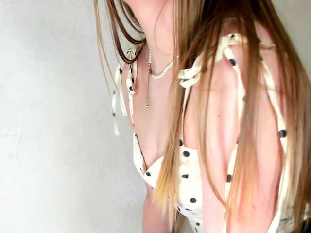 MelMooon live cam on BongaCams