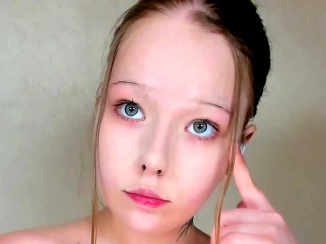 MelMooon live cam on BongaCams