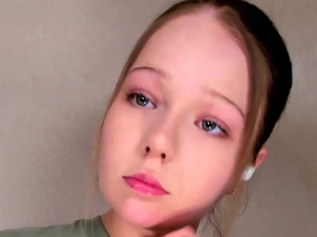 MelMooon live cam on BongaCams