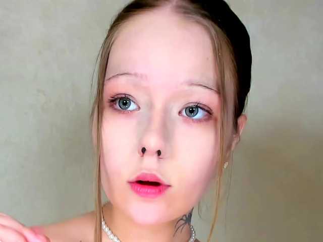 MelMooon live cam on BongaCams