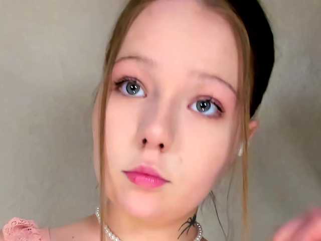MelMooon live cam on BongaCams