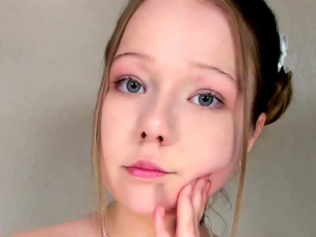 MelMooon live cam on BongaCams