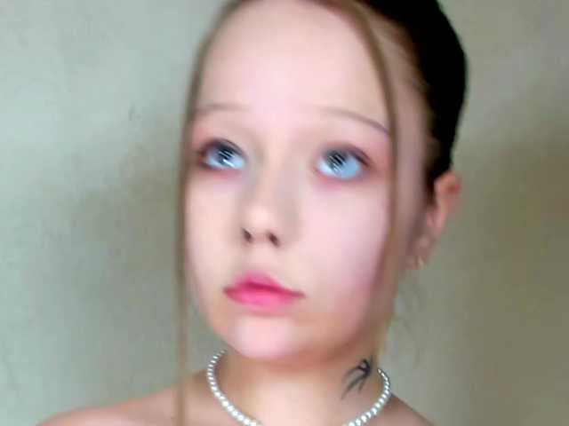 MelMooon live cam on BongaCams