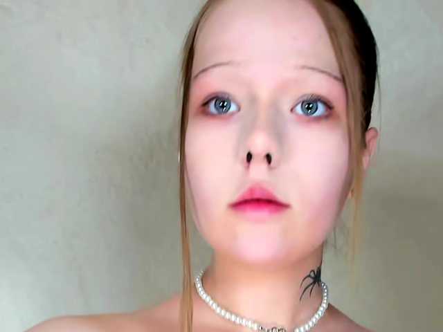 MelMooon live cam on BongaCams