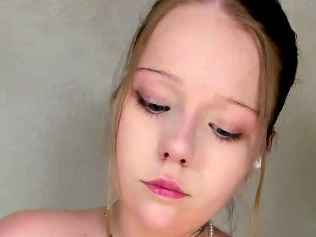MelMooon live cam on BongaCams