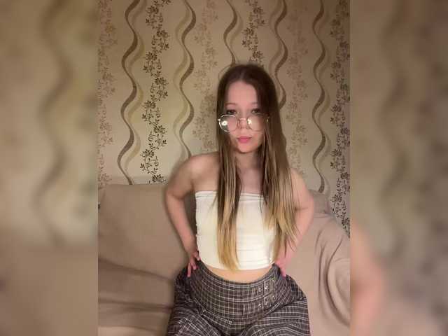 MelMooon's BongaCams show and profile