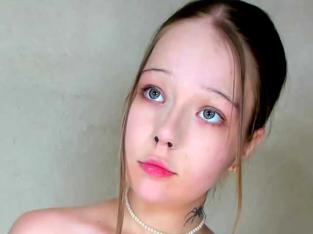 MelMooon live cam on BongaCams