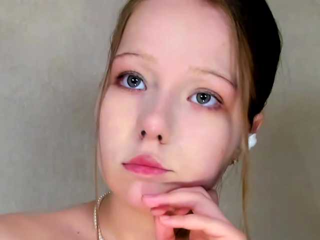 MelMooon live cam on BongaCams