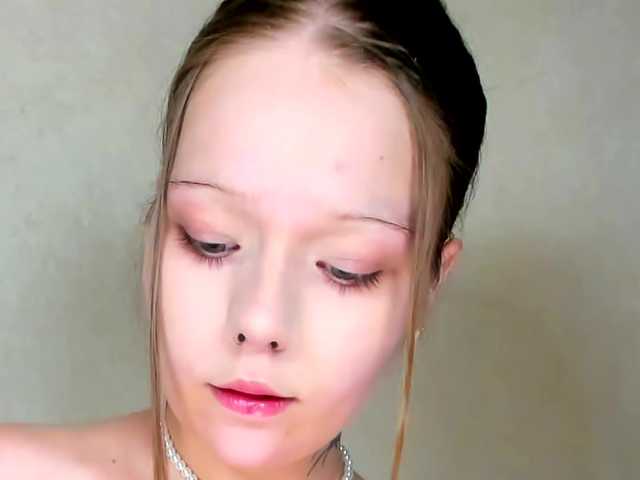 MelMooon live cam on BongaCams