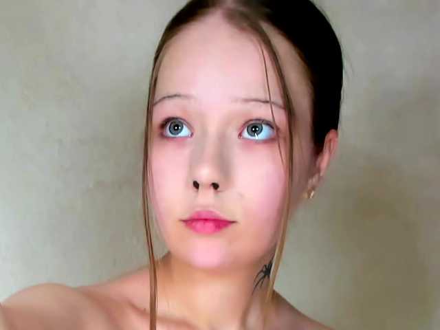 MelMooon live cam on BongaCams