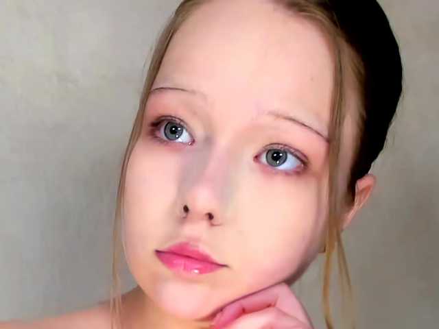 MelMooon live cam on BongaCams