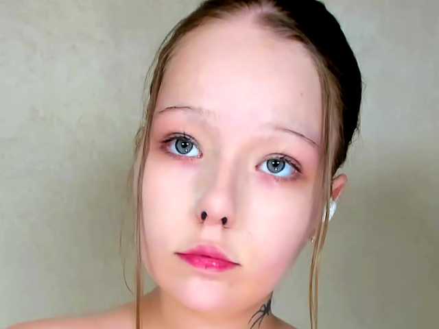 MelMooon live cam on BongaCams