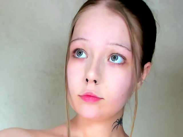 MelMooon live cam on BongaCams