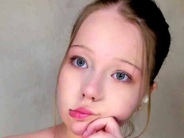 MelMooon live cam on BongaCams