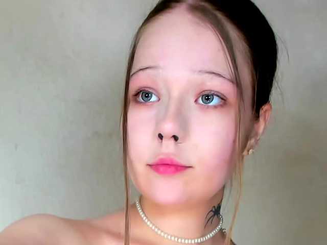 MelMooon live cam on BongaCams