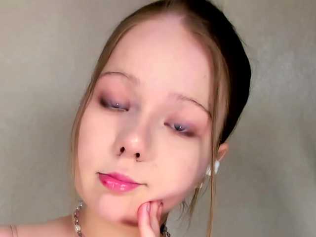 MelMooon live cam on BongaCams