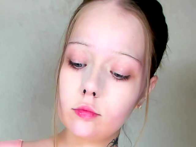 MelMooon live cam on BongaCams