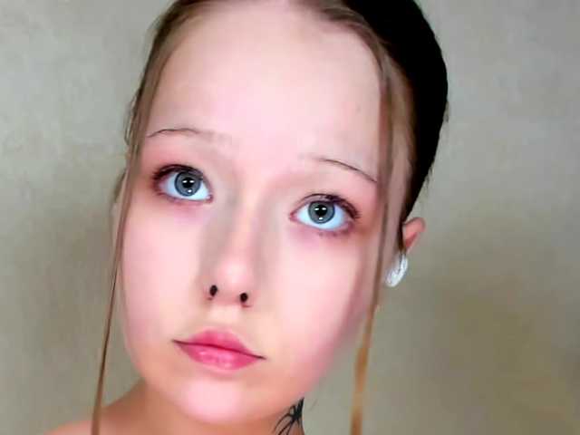 MelMooon live cam on BongaCams