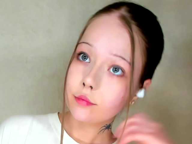 MelMooon live cam on BongaCams