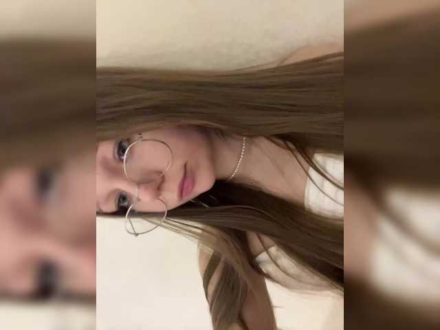 MelMooon live cam on BongaCams