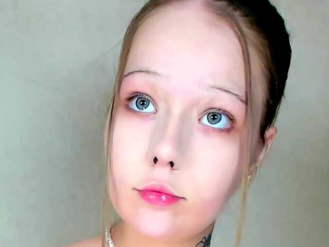 MelMooon live cam on BongaCams