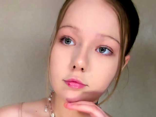 MelMooon live cam on BongaCams
