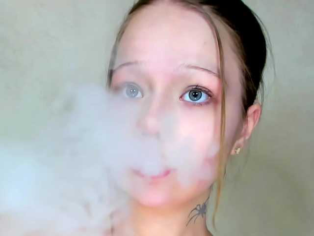 MelMooon live cam on BongaCams