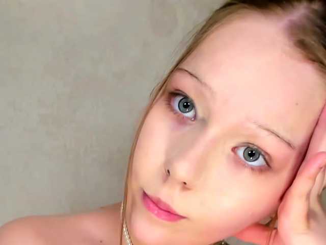 MelMooon live cam on BongaCams