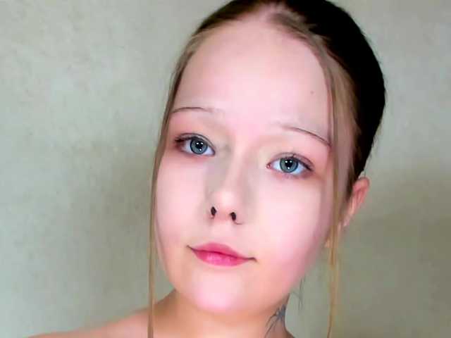 MelMooon live cam on BongaCams