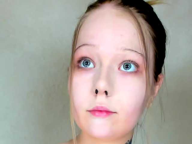 MelMooon live cam on BongaCams