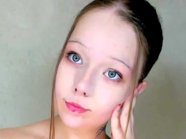 MelMooon live webcam show