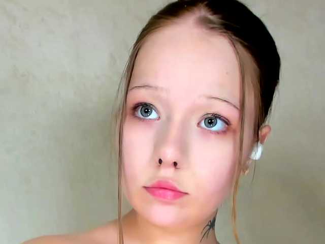 MelMooon live cam on BongaCams