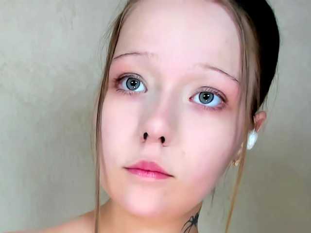 MelMooon live cam on BongaCams