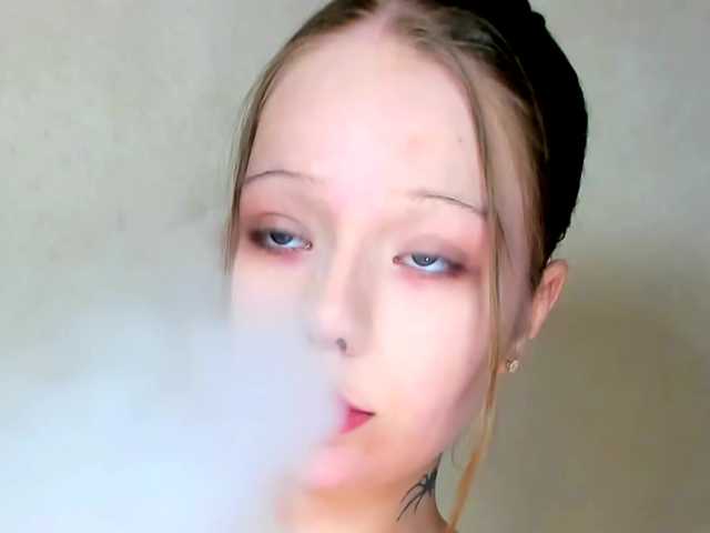 MelMooon live cam on BongaCams