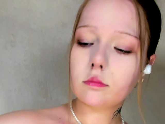 melmooon live sex show