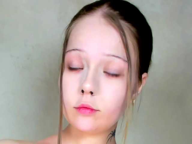 MelMooon live cam on BongaCams