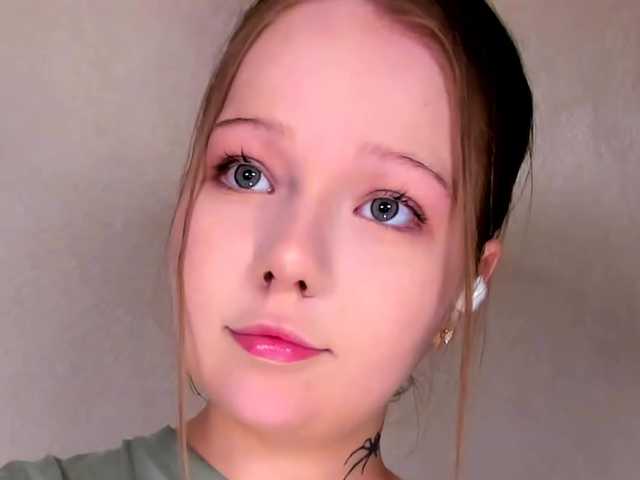 MelMooon live cam on BongaCams