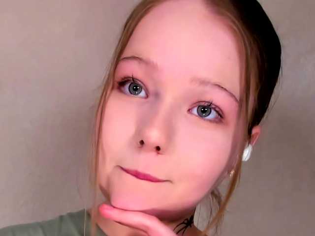 MelMooon live cam on BongaCams