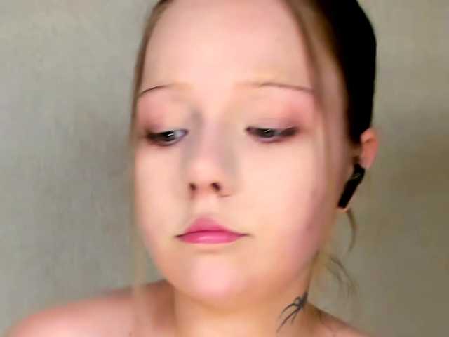 MelMooon live cam on BongaCams
