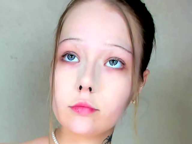 MelMooon live cam on BongaCams